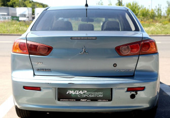 Подержанный автомобиль Mitsubishi Lancer Sedan 2007 года (5 фото)