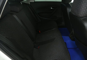 Подержанный автомобиль Volkswagen Polo Sedan 2013 года (11 фото)