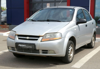 Подержанный автомобиль Chevrolet Aveo Sedan 2005 года (3 фото)