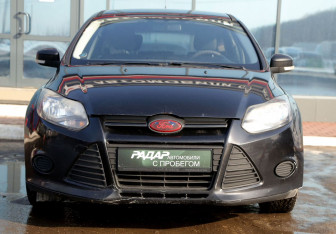 Подержанный автомобиль Ford Focus Hatchback 2011 года (2 фото)