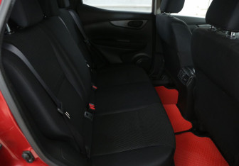 Подержанный автомобиль Nissan Qashqai 2017 года (11 фото)