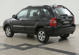 Подержанный автомобиль Kia Sportage 2009 года (2 фото)