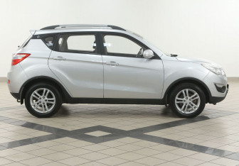 Подержанный автомобиль Changan CS35 2014 года (5 фото)