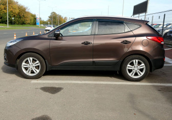 Подержанный автомобиль Hyundai ix35 2010 года (8 фото)