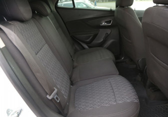 Подержанный автомобиль Opel Mokka 2014 года (11 фото)