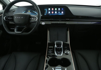 Подержанный автомобиль Omoda C5 2023 года (12 фото)