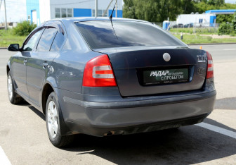 Подержанный автомобиль Skoda Octavia Liftback 2008 года (4 фото)