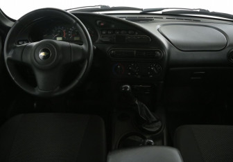 Подержанный автомобиль Chevrolet Niva 2012 года (12 фото)