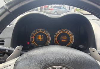 Подержанный автомобиль Toyota Corolla Sedan 2006 года (15 фото)