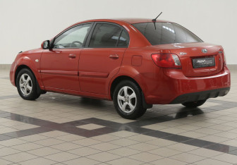 Подержанный автомобиль Kia Rio Sedan 2011 года (2 фото)