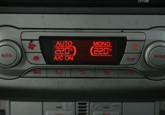 Подержанный автомобиль Ford Focus Hatchback 2008 года (16 фото)