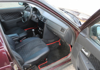 Подержанный автомобиль LADA (ВАЗ) Priora Hatchback 2012 года (10 фото)