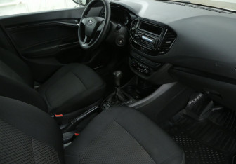 Подержанный автомобиль LADA (ВАЗ) Vesta Sedan 2018 года (9 фото)