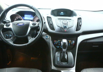 Подержанный автомобиль Ford Kuga 2016 года (9 фото)