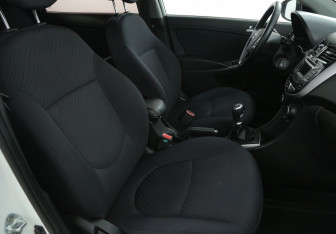 Подержанный автомобиль Hyundai Solaris Sedan 2014 года (10 фото)