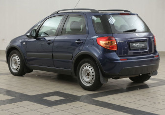 Подержанный автомобиль Suzuki SX4 Hatchback 2007 года (2 фото)