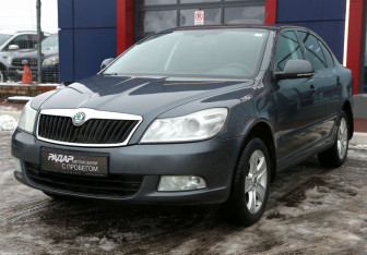 Подержанный автомобиль Skoda Octavia Liftback 2012 года (3 фото)