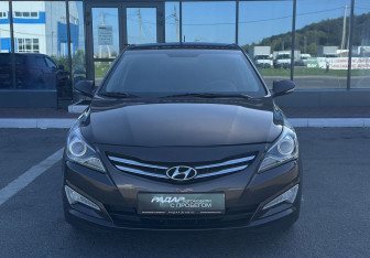 Подержанный автомобиль Hyundai Solaris Hatchback 2015 года (2 фото)