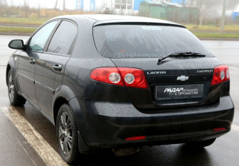Подержанный автомобиль Chevrolet Lacetti Hatchback 2007 года (4 фото)