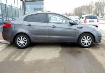 Подержанный автомобиль Kia Rio Sedan 2012 года (7 фото)