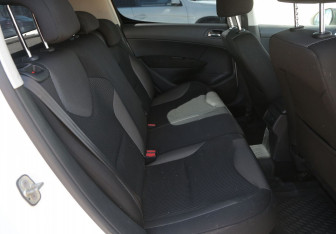 Подержанный автомобиль Peugeot 308 Hatchback 2011 года (11 фото)