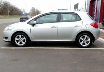 Подержанный автомобиль Toyota Auris Hatchback 2008 года (8 фото)