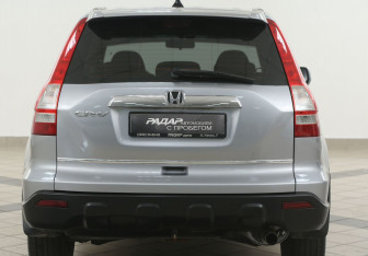 Подержанный автомобиль Honda CR-V 2007 года (3 фото)