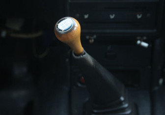 Подержанный автомобиль ГАЗ 3110 «Волга» Sedan 2001 года (13 фото)