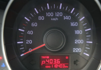 Подержанный автомобиль Kia Rio Sedan 2012 года (17 фото)