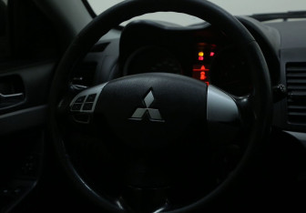 Подержанный автомобиль Mitsubishi Lancer Sedan 2007 года (16 фото)