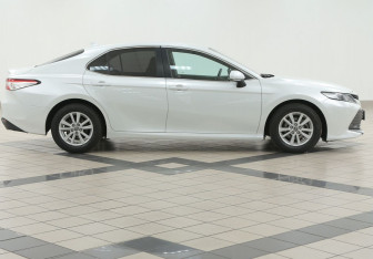 Подержанный автомобиль Toyota Camry Sedan 2018 года (5 фото)