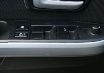 Подержанный автомобиль Suzuki Grand Vitara 2008 года (17 фото)