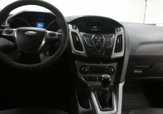 Подержанный автомобиль Ford Focus Wagon 2012 года (9 фото)