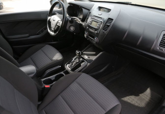 Подержанный автомобиль Kia Cerato Sedan 2018 года (9 фото)