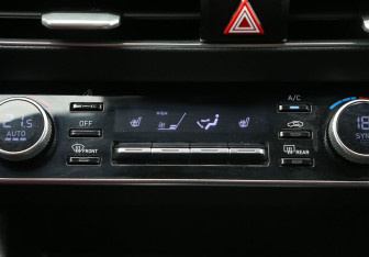 Подержанный автомобиль Hyundai Sonata 2021 года (16 фото)