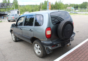 Подержанный автомобиль Chevrolet Niva 2008 года (5 фото)