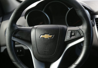 Подержанный автомобиль Chevrolet Cruze Sedan 2011 года (15 фото)