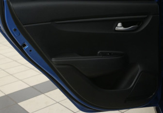 Подержанный автомобиль Kia Rio Hatchback 2018 года (18 фото)