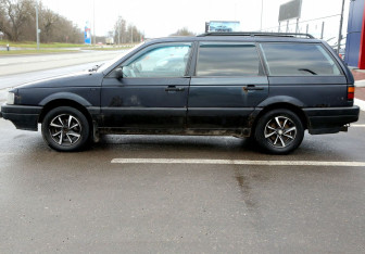 Подержанный автомобиль Volkswagen Passat Wagon 1989 года (8 фото)