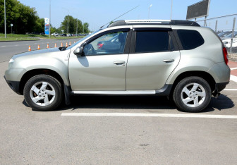Подержанный автомобиль Renault Duster 2013 года (8 фото)