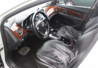 Подержанный автомобиль Chevrolet Cruze Sedan 2012 года (10 фото)