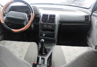 Подержанный автомобиль LADA (ВАЗ) 2112 2006 года (12 фото)