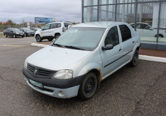 Подержанный автомобиль Renault Logan Sedan 2005 года (3 фото)