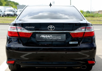 Подержанный автомобиль Toyota Camry Sedan 2017 года (5 фото)