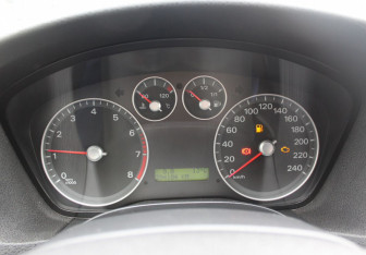 Подержанный автомобиль Ford Focus Wagon 2006 года (17 фото)