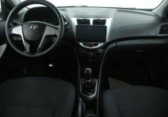 Подержанный автомобиль Hyundai Solaris Sedan 2015 года (12 фото)