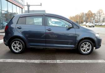 Подержанный автомобиль Volkswagen Golf Plus 2010 года (7 фото)