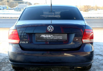 Подержанный автомобиль Volkswagen Polo Sedan 2013 года (5 фото)