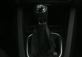 Подержанный автомобиль Volkswagen Jetta Sedan 2013 года (15 фото)