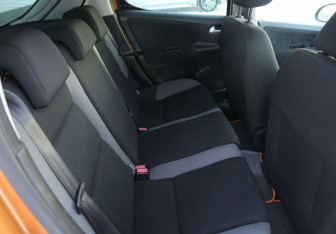 Подержанный автомобиль Peugeot 207 Hatchback 2008 года (11 фото)
